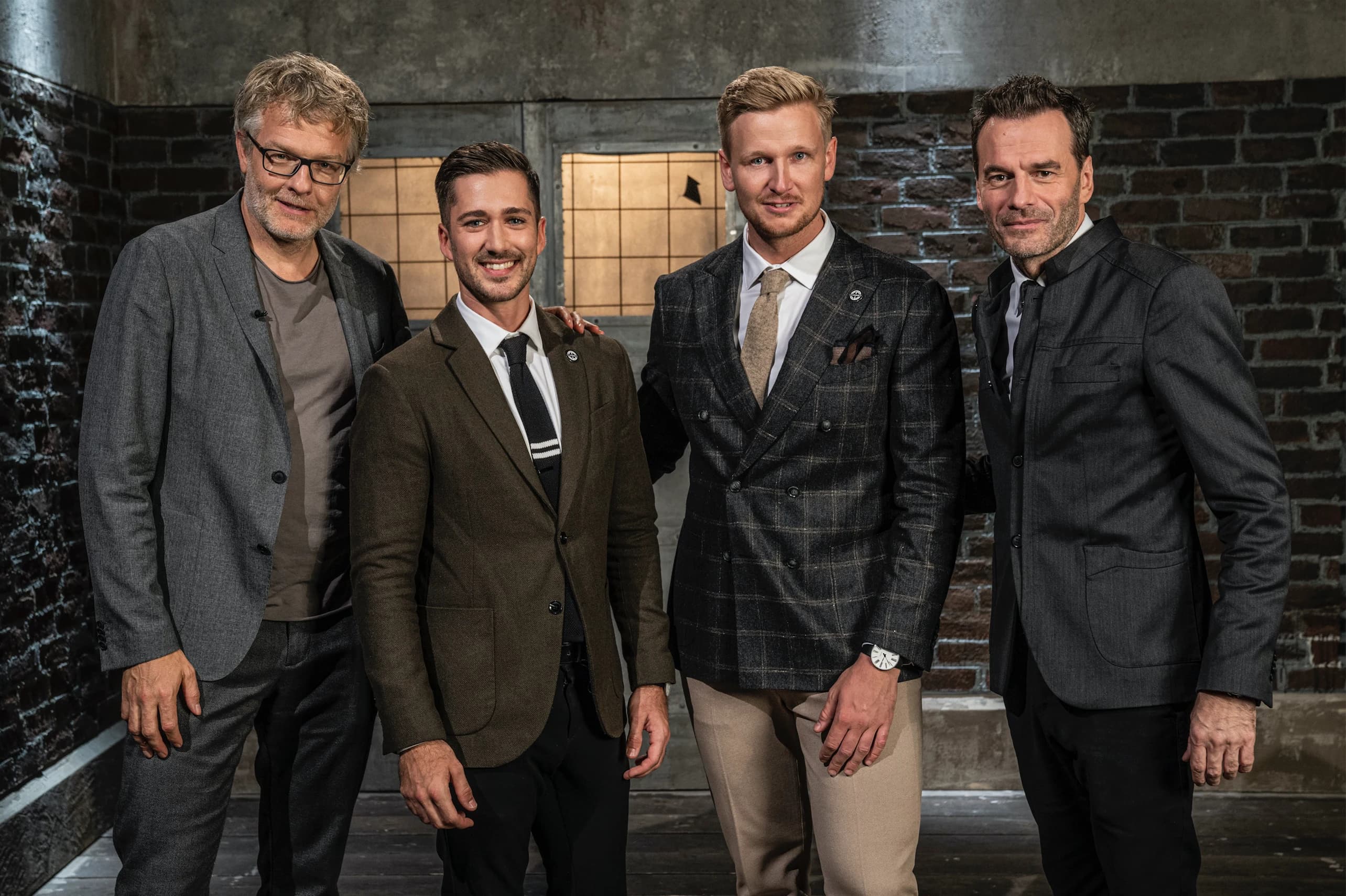 Oliver und Kasper mit dem Dialægt-Duo im Studio von „Løvens Hule“
